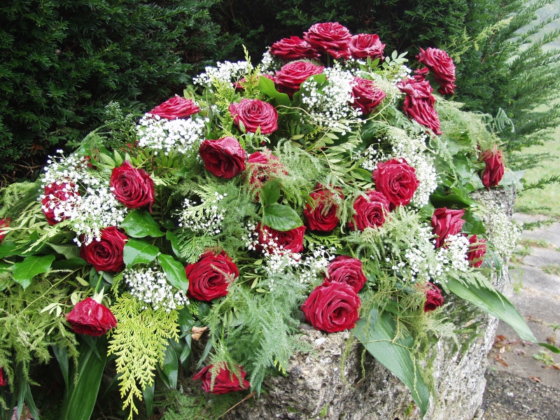 funeraire-LA ROQUEBRUSSANNE-min_roses-61203